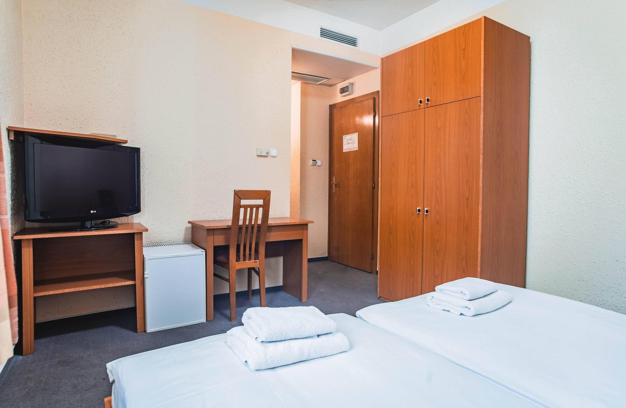 Homoky Hotels Bestline Hotel Budapeste Exterior foto