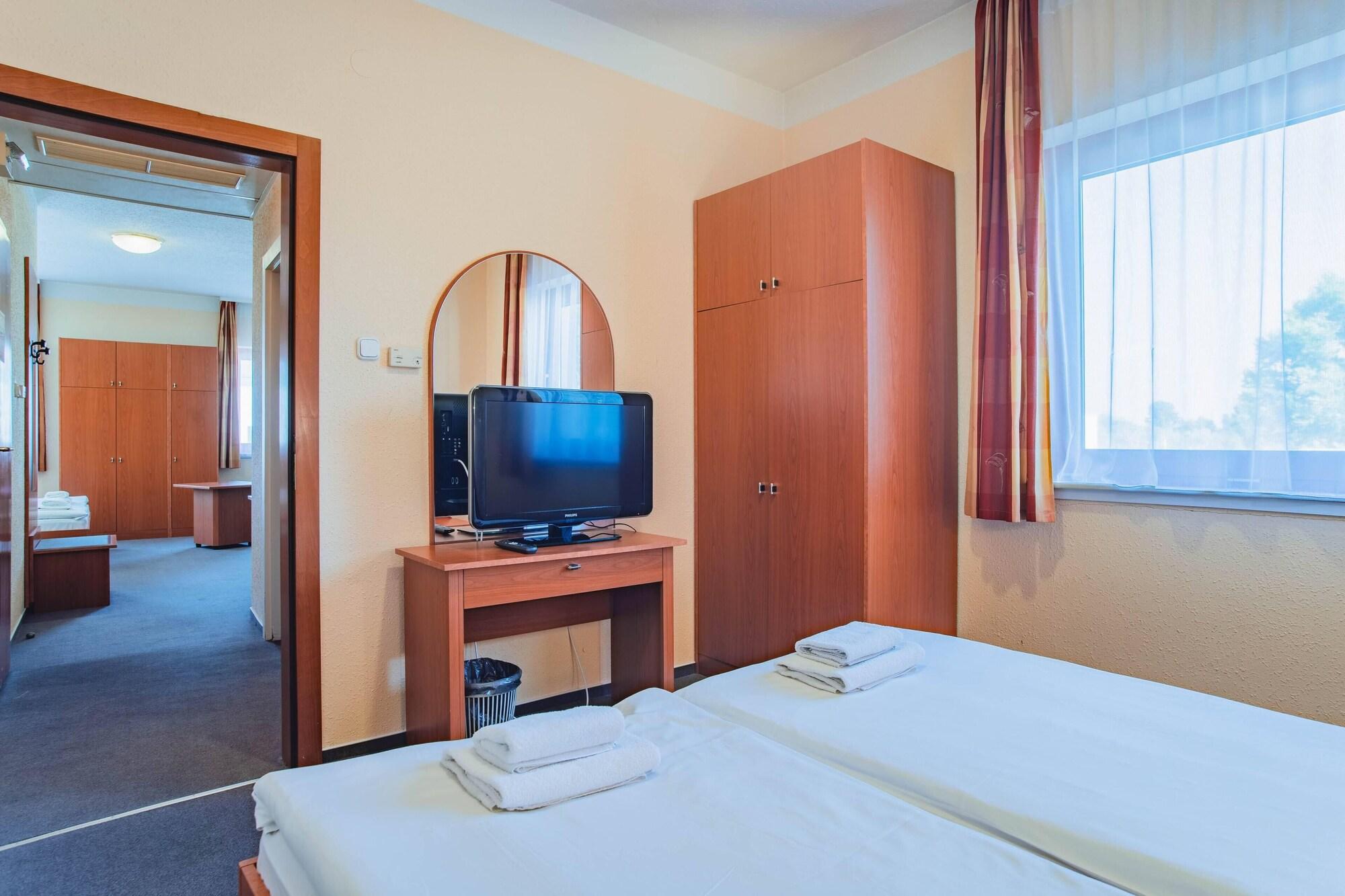 Homoky Hotels Bestline Hotel Budapeste Exterior foto